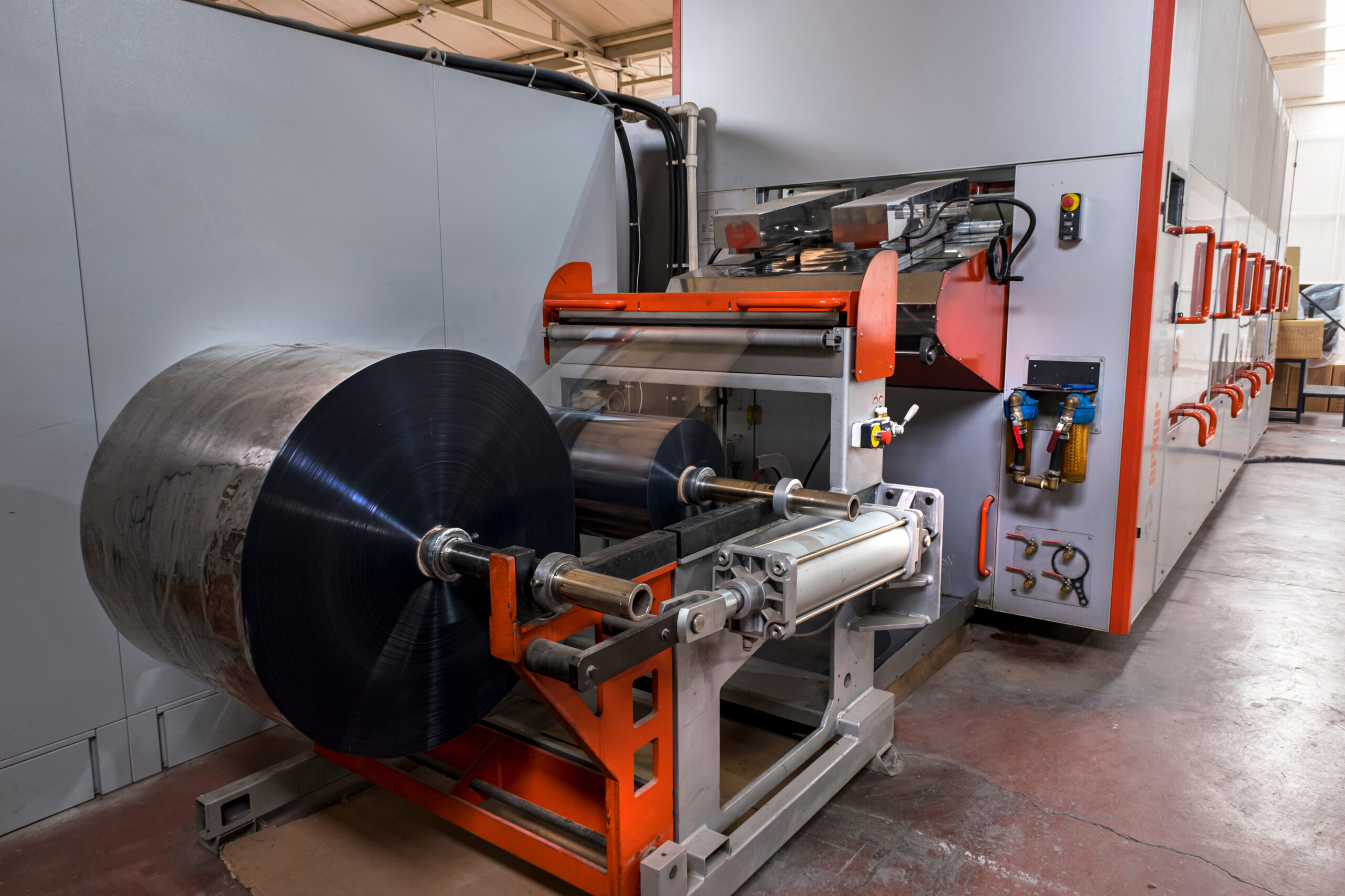 Thin Gauge thermoforming machine